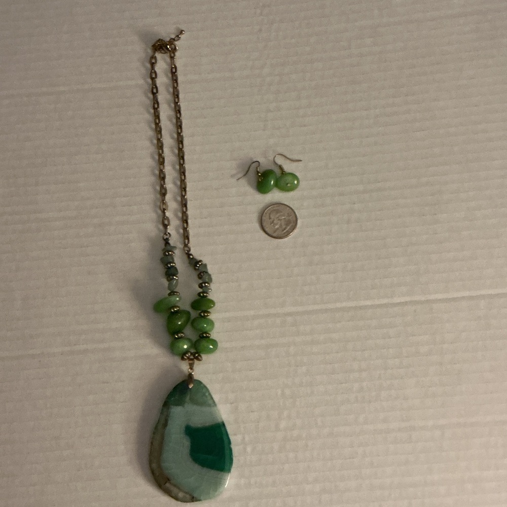 Chic Green Agate Necklace and Earring Set